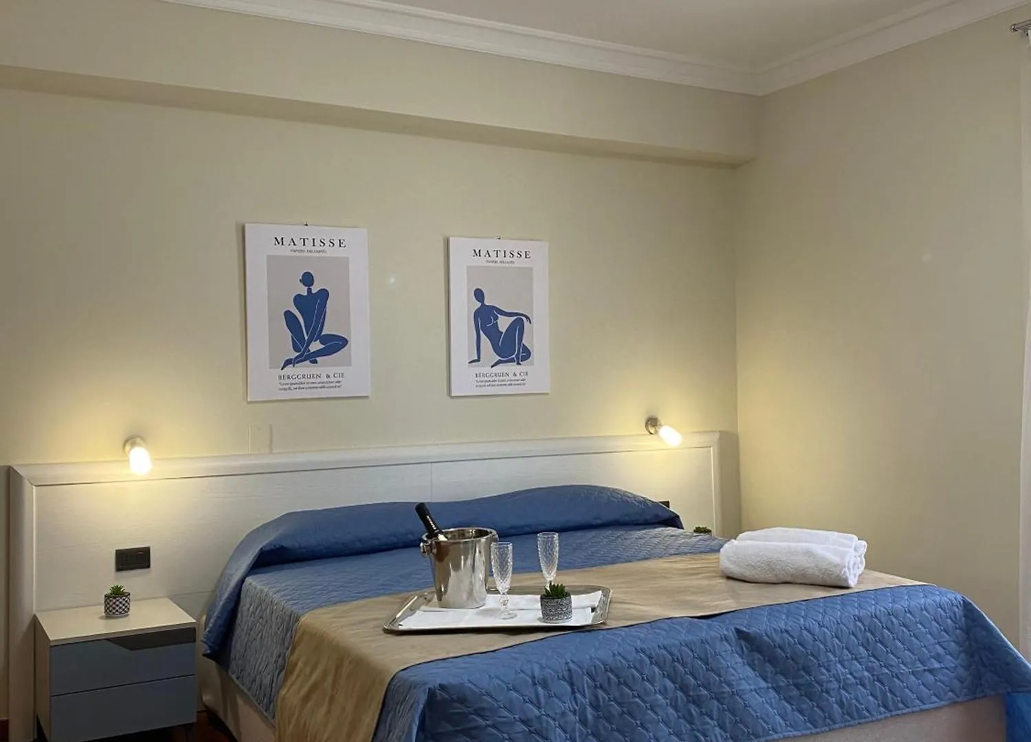 Scala Dei Turchi Palace Suiten Fuer 3 Personen In Realmonte 0*,  Italië