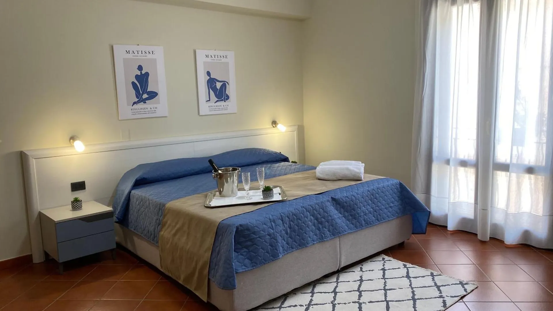 Scala Dei Turchi Palace Suiten Fuer 3 Personen In Realmonte Włochy
